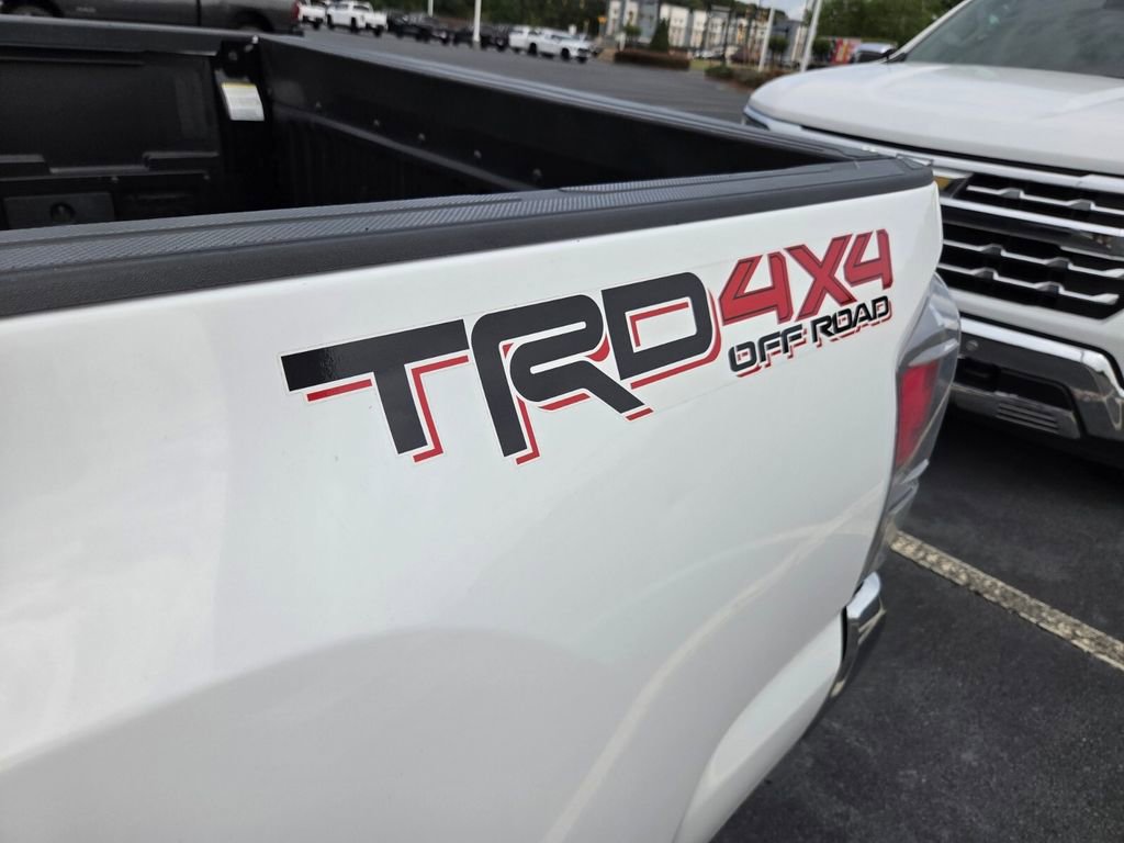 Used 2022 Toyota Tacoma TRD Off-Road AWD/4WD image 9