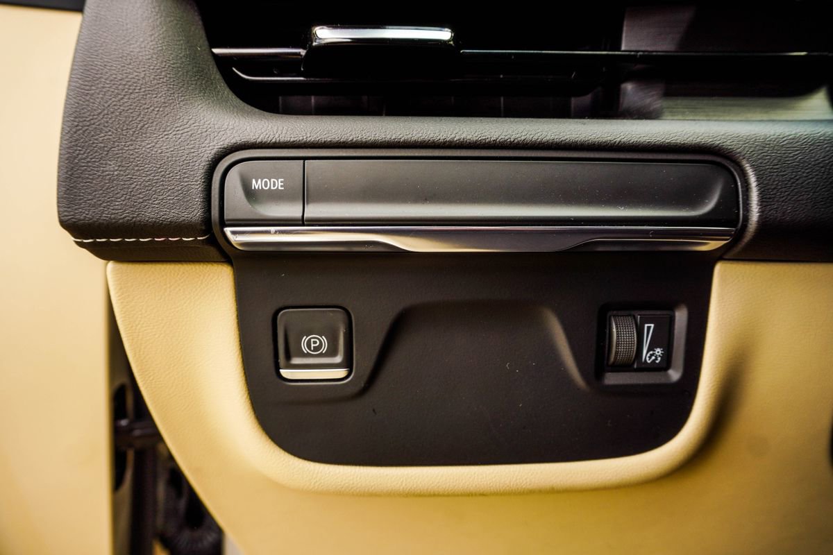 Used 2022 Cadillac Escalade Premium Luxury image 33