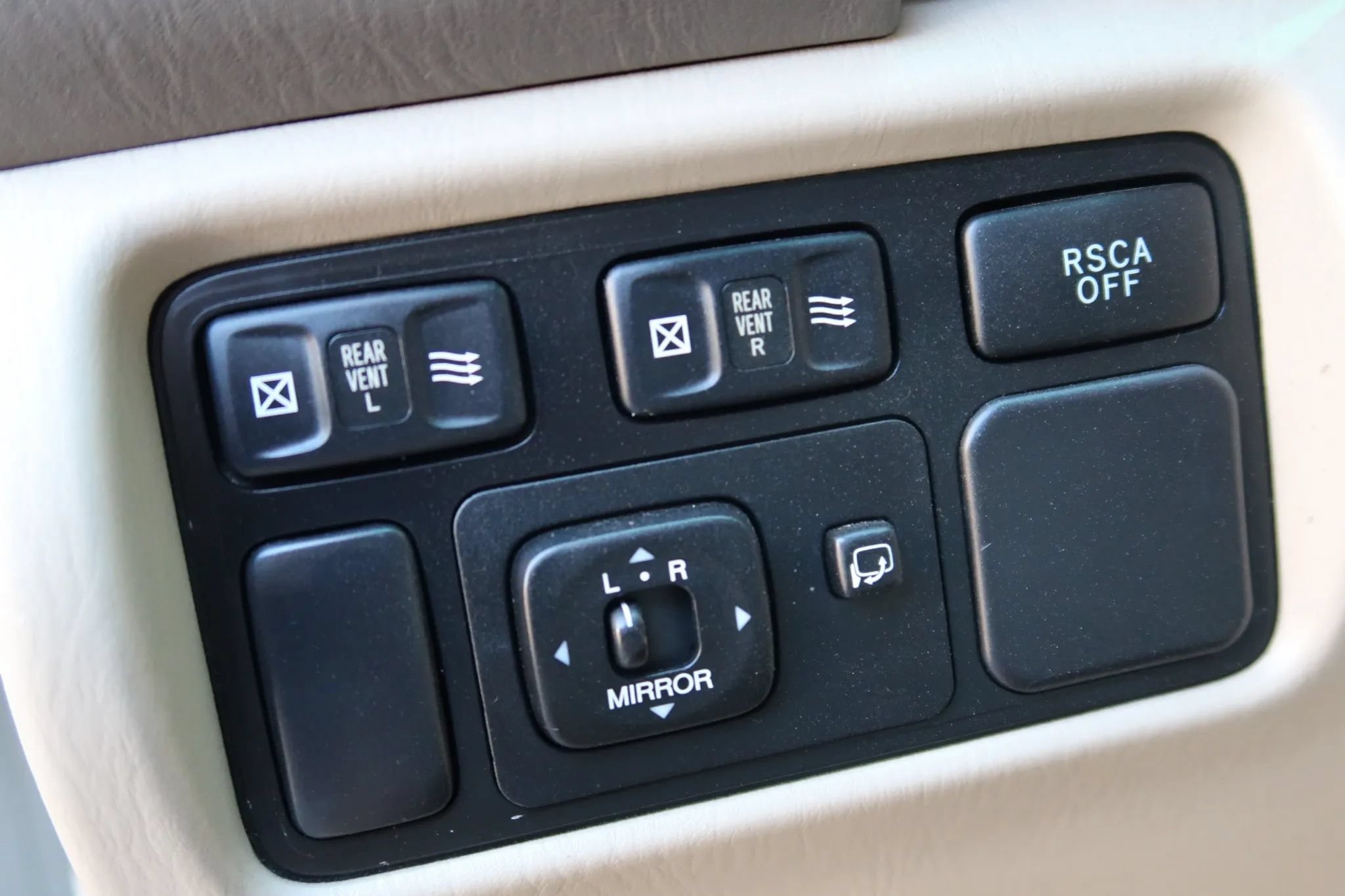 Used 2005 Lexus LX 470 4WD image 30