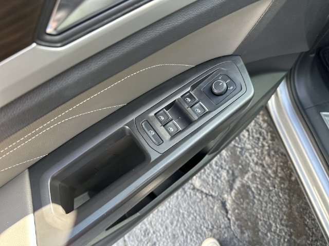 Used 2023 Volkswagen Atlas SE AWD/4WD image 18