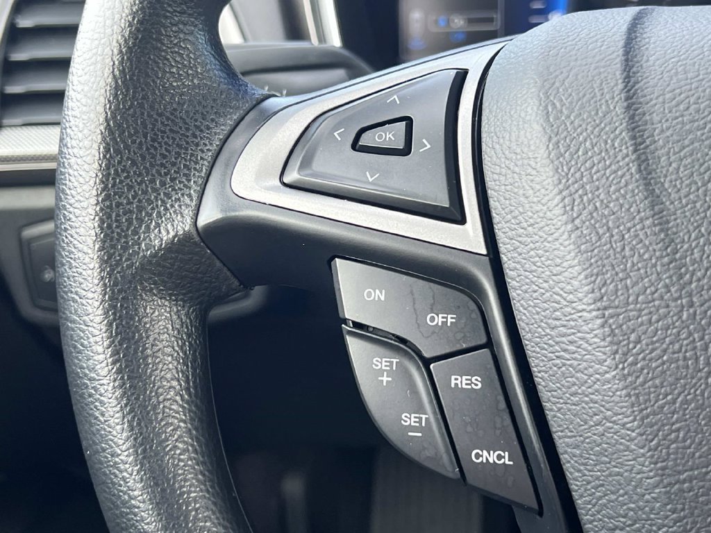 Used 2020 Ford Fusion SE FWD image 24