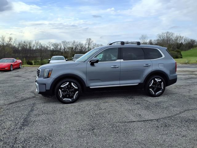 Used 2025 Kia Telluride S image 41