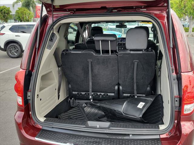Certified 2020 Dodge Grand Caravan SXT FWD image 19