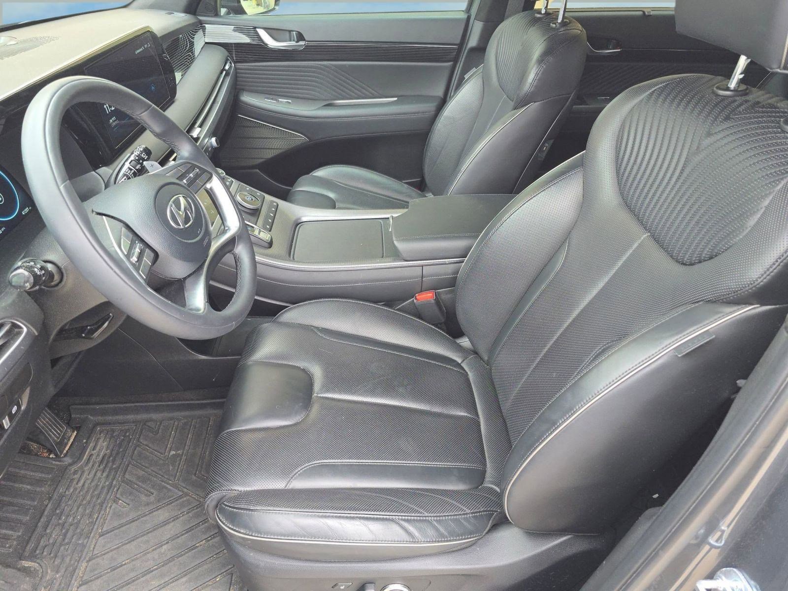 Used 2024 Hyundai Palisade Calligraphy image 5