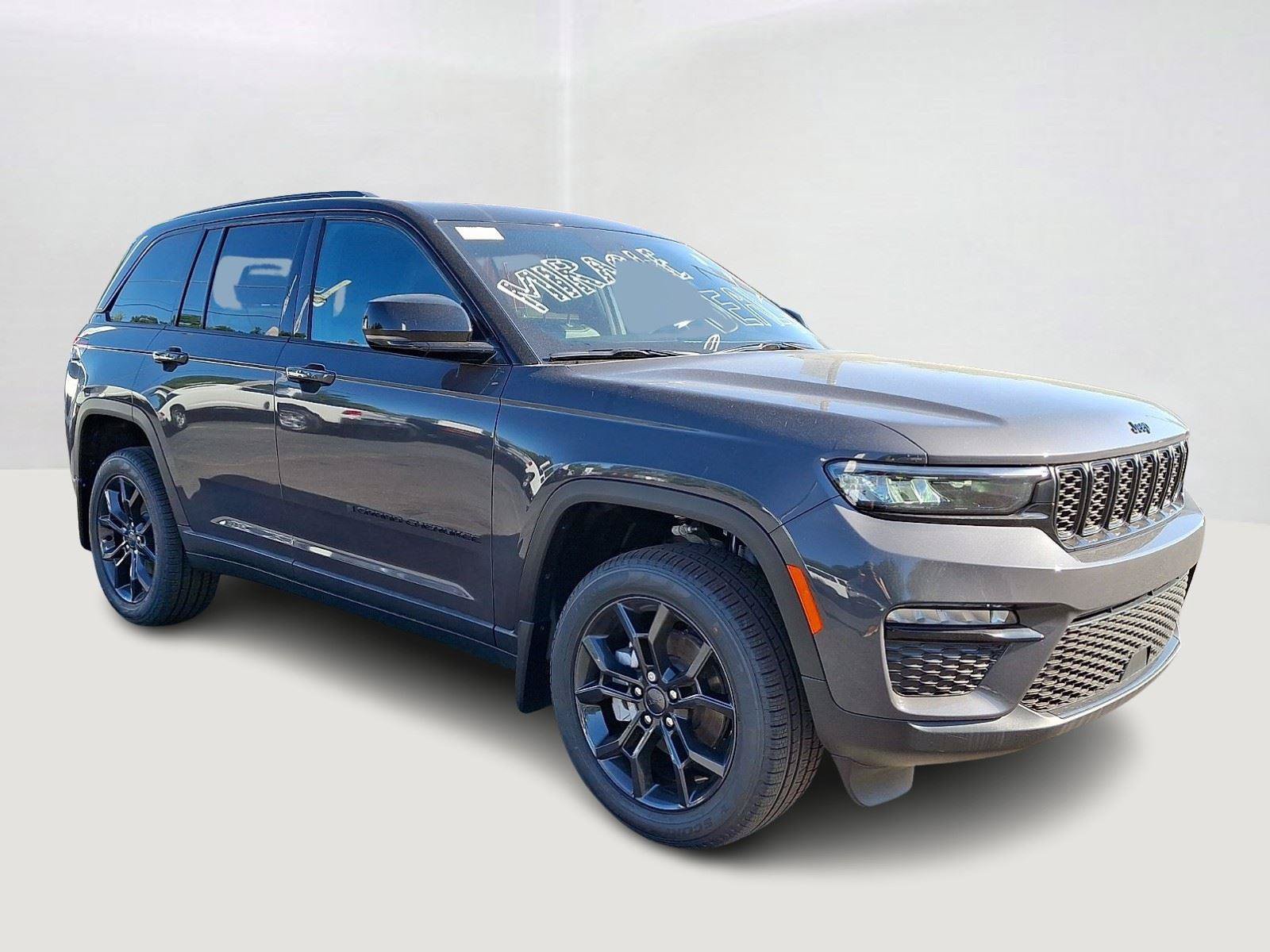 New 2025 Jeep Grand Cherokee Limited w/ MOPAR Finishing Package AWD/4WD image 2
