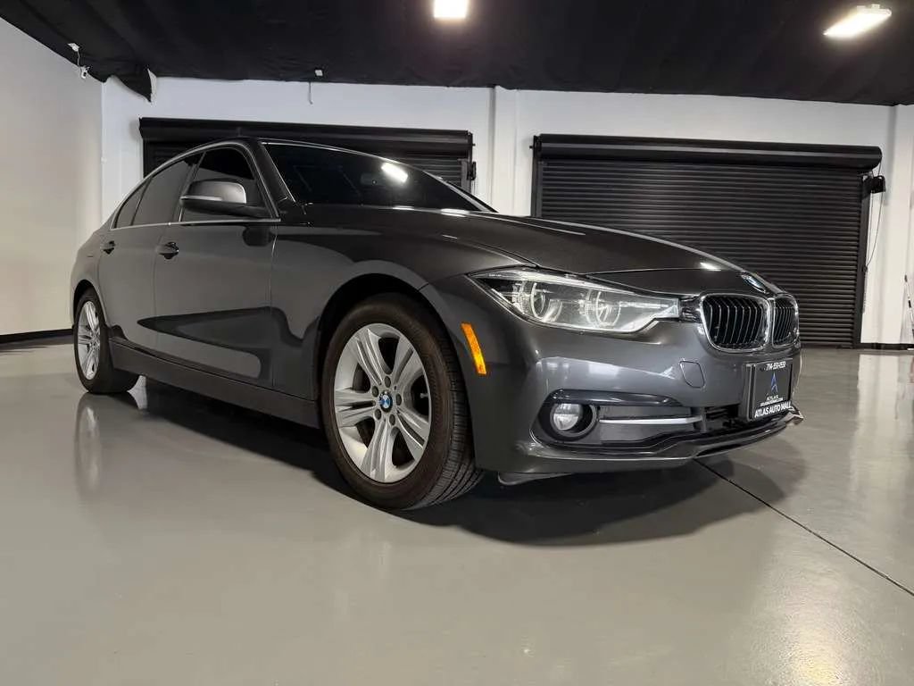 Used 2018 BMW 328d Sedan RWD image 3