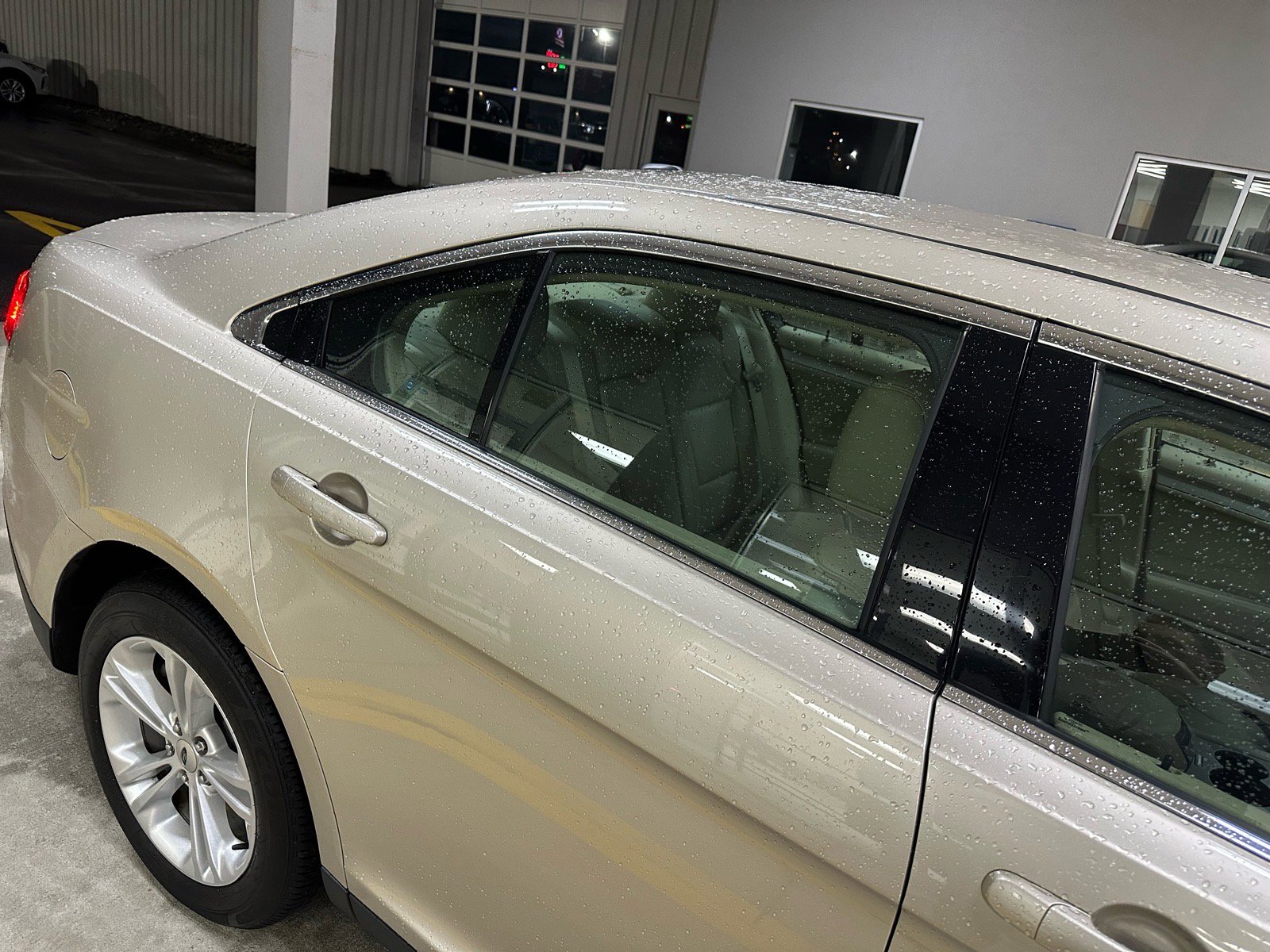 Used 2018 Ford Taurus SEL image 10