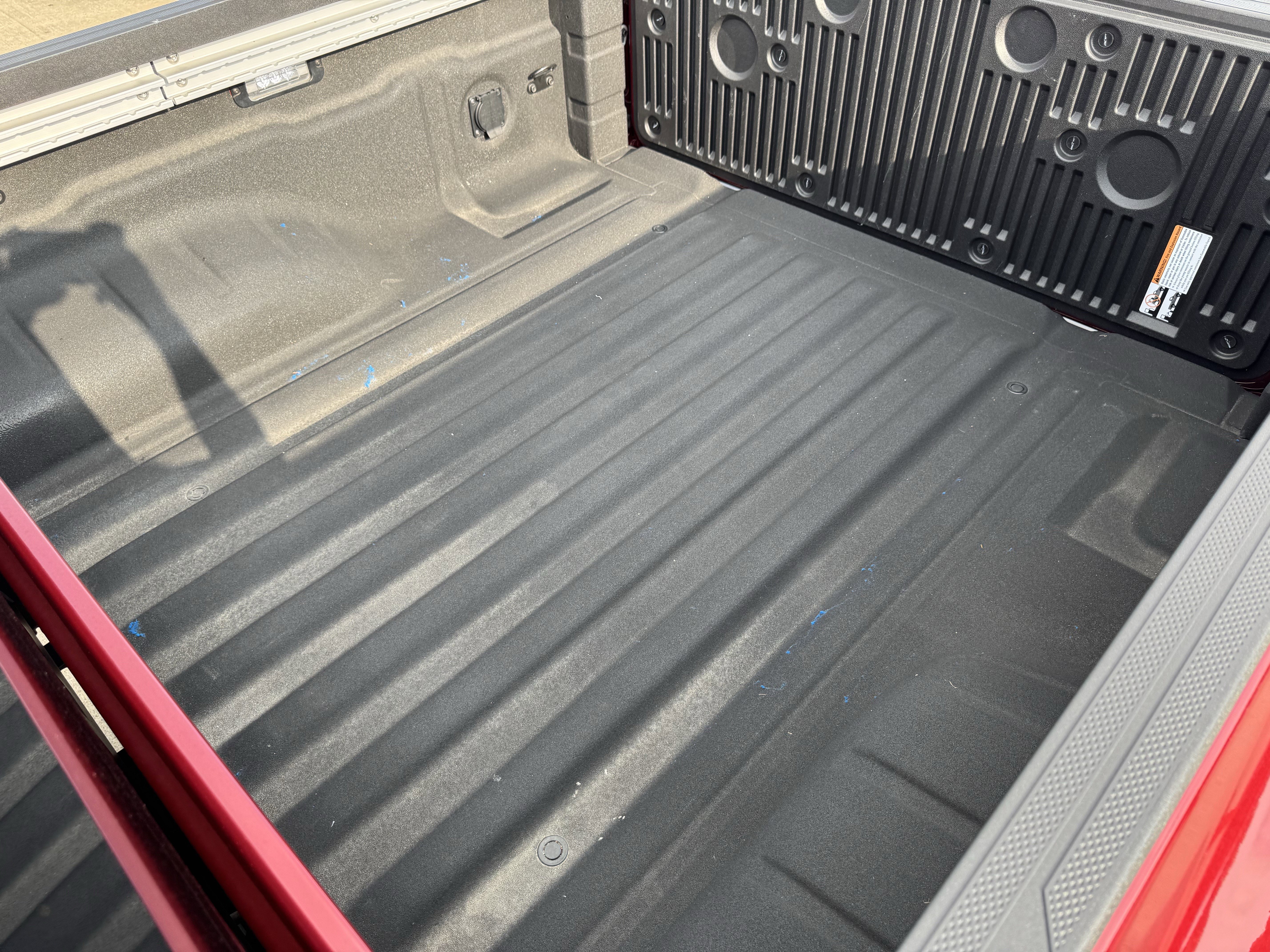 Used 2024 Nissan Frontier SL RWD image 31