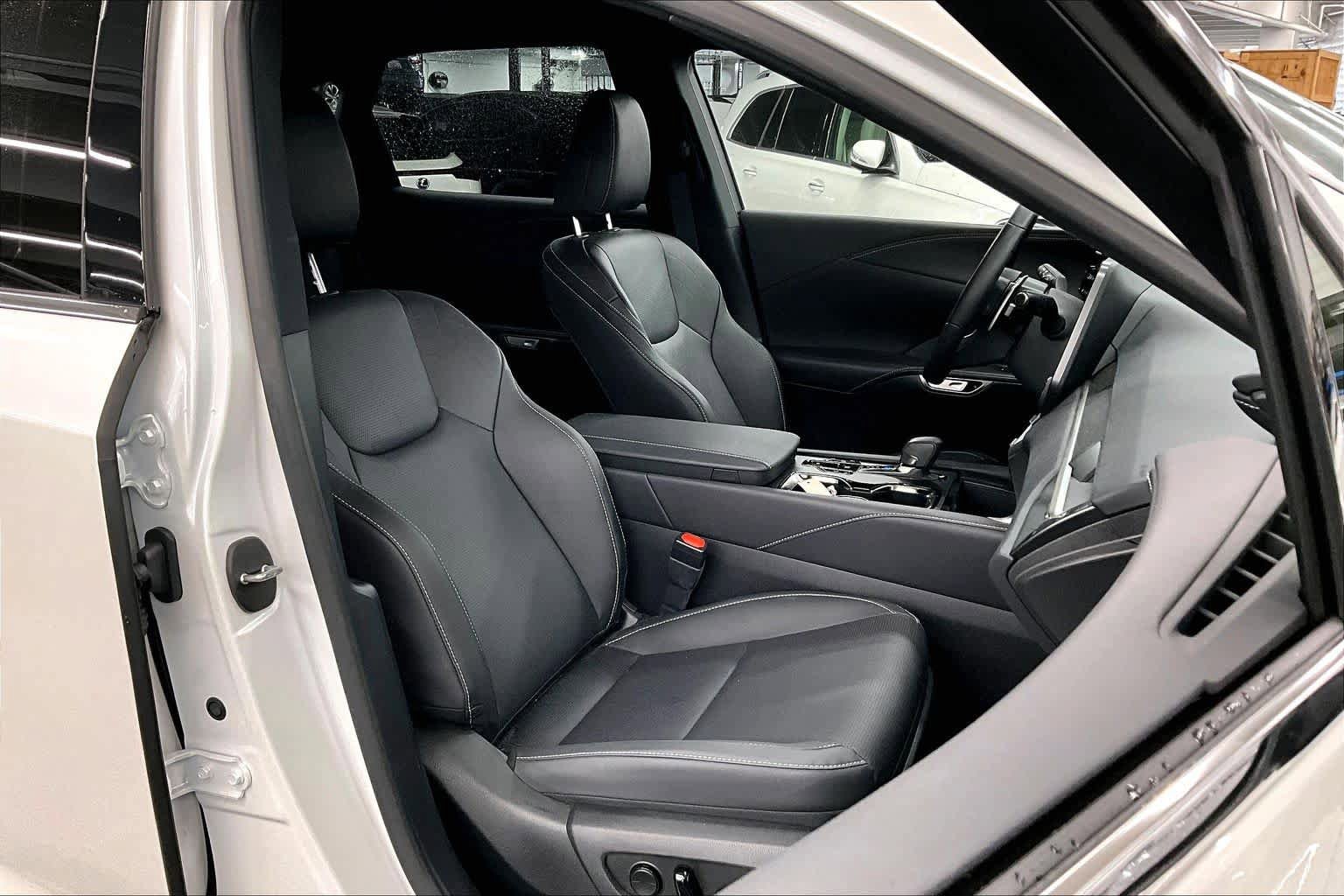 Used 2024 Lexus RX 350 Premium w/ Cold Area Package FWD image 8