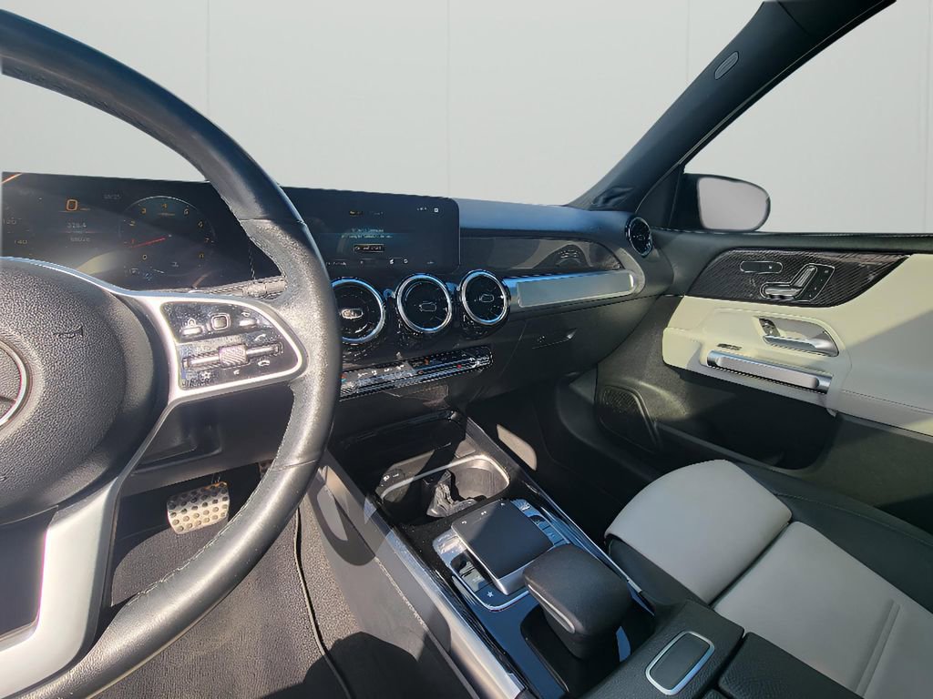 Used 2020 Mercedes-Benz GLB 250 4MATIC image 17