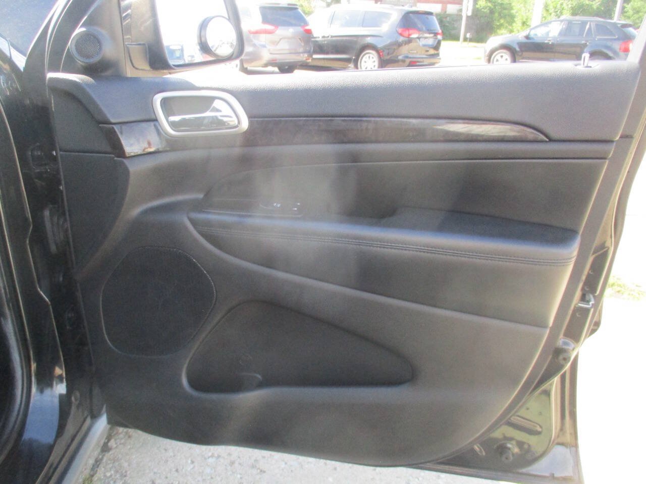 Used 2012 Jeep Grand Cherokee Laredo AWD/4WD image 35