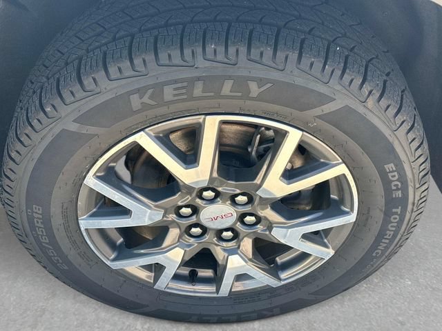 Used 2023 GMC Acadia SLE w/ Driver Convenience Package FWD image 11