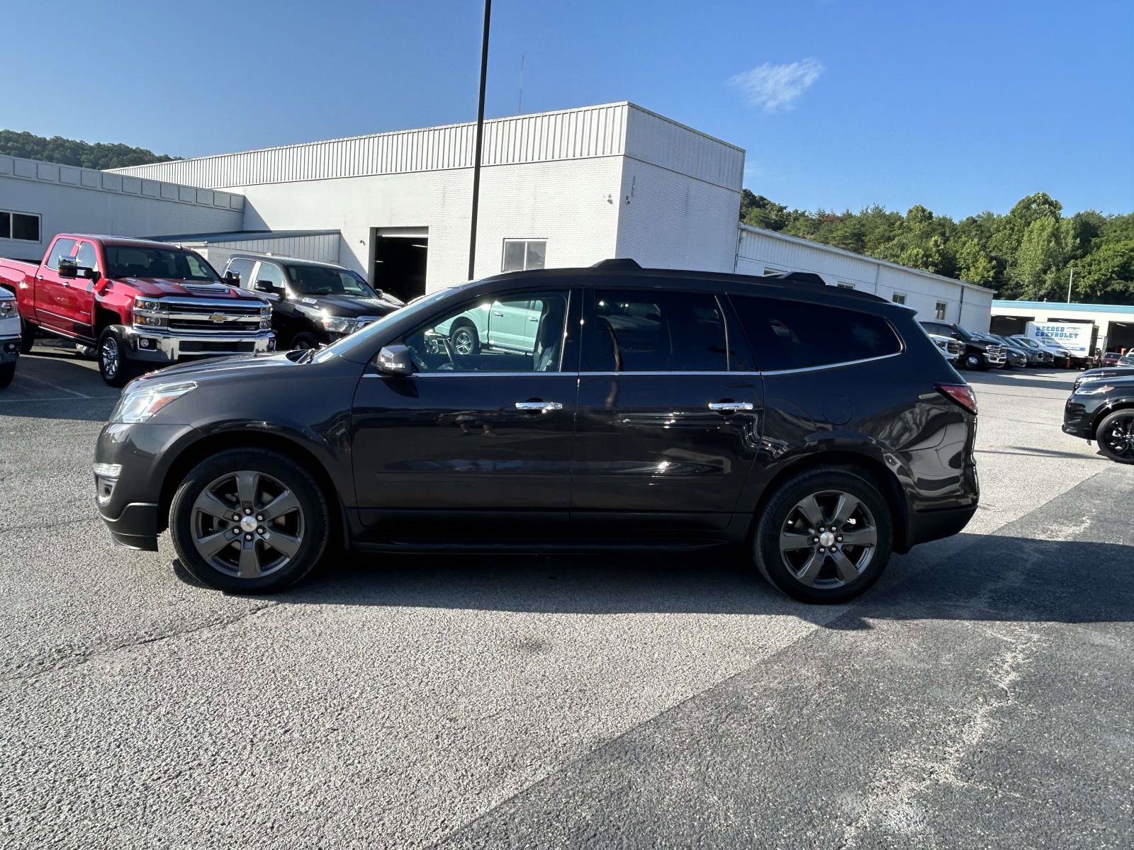 Used 2017 Chevrolet Traverse LT AWD/4WD image 4