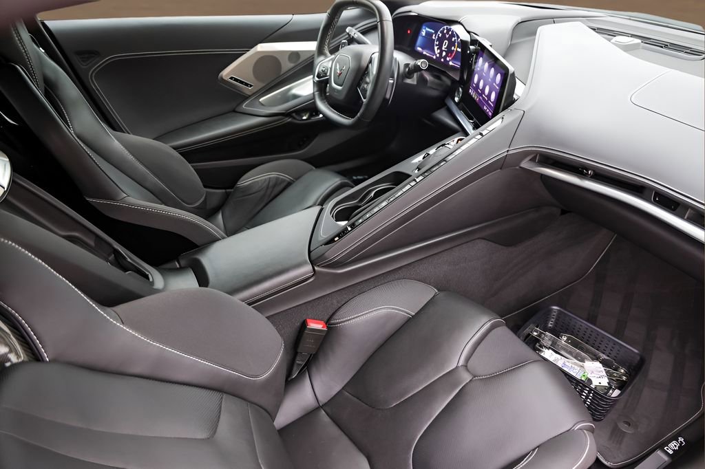 Used 2021 Chevrolet Corvette Stingray Preferred Cpe w/ Z51 Performance Package RWD image 23