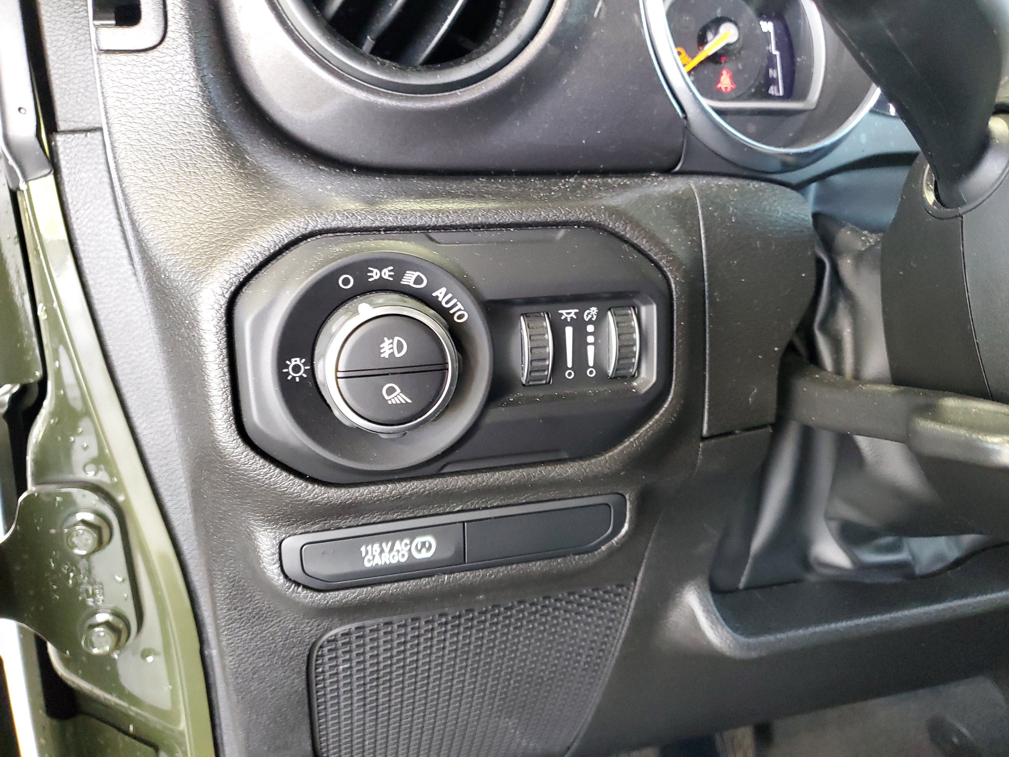 Used 2022 Jeep Gladiator Sport AWD/4WD image 22