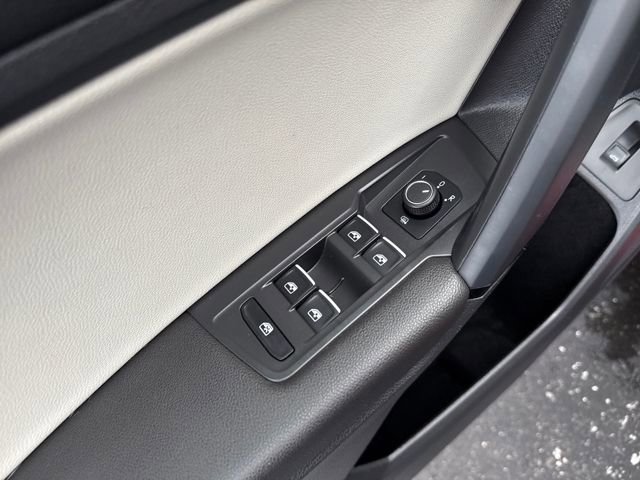 Used 2019 Volkswagen Tiguan SE image 20