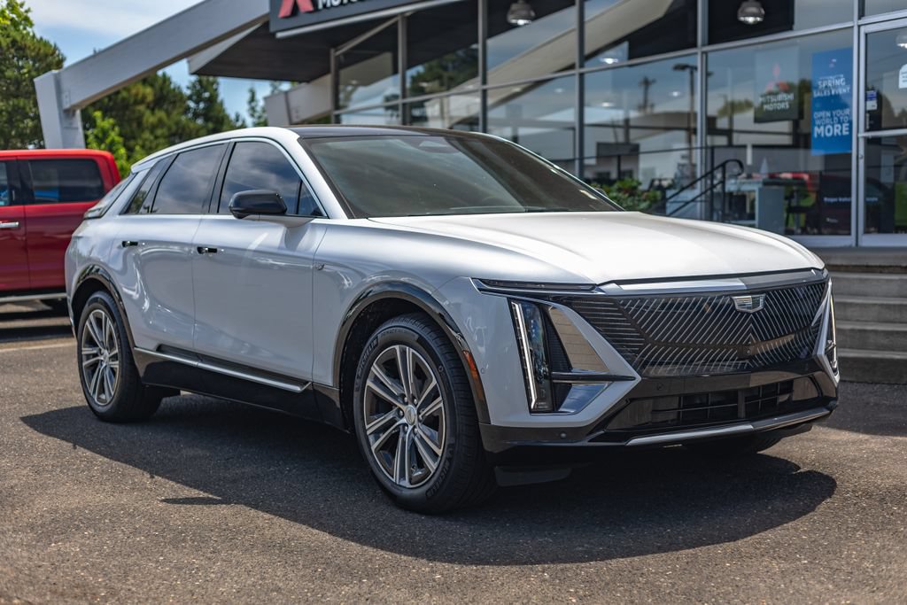Used 2024 Cadillac Lyriq Luxury RWD image 6