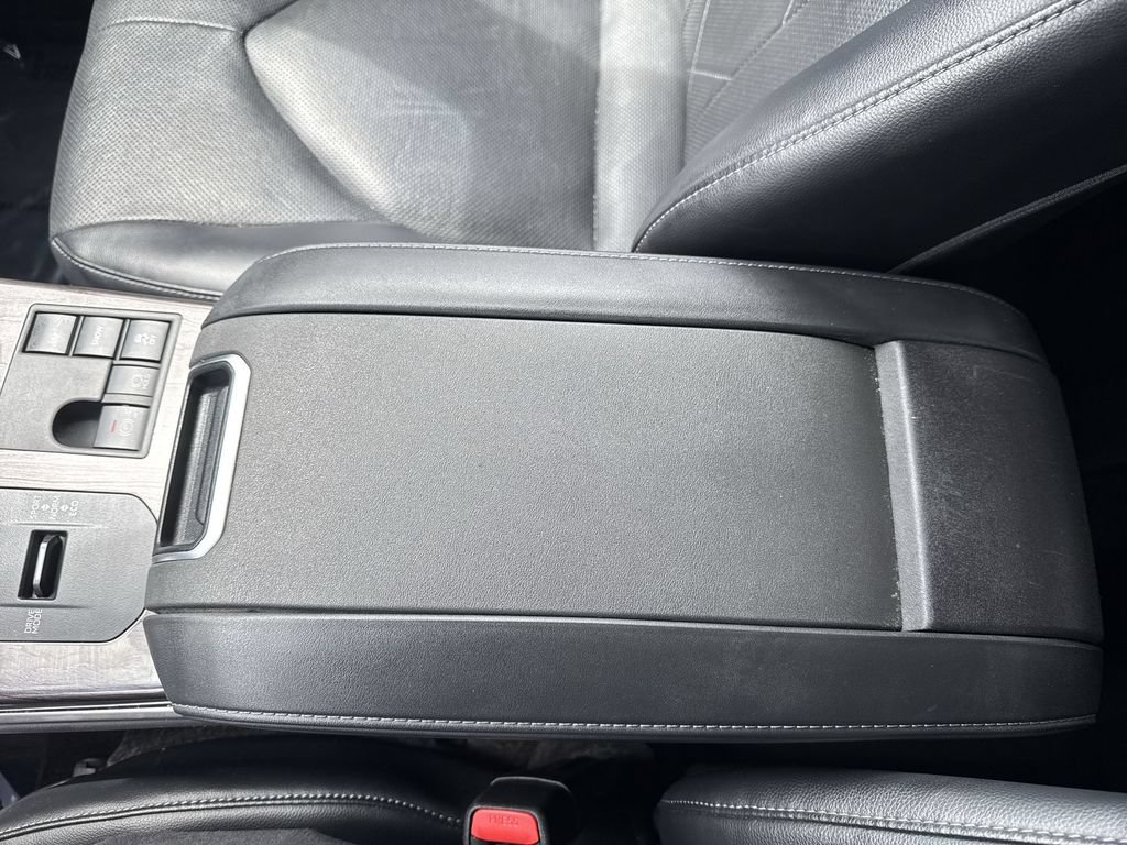 Used 2024 Toyota Highlander Platinum FWD image 24