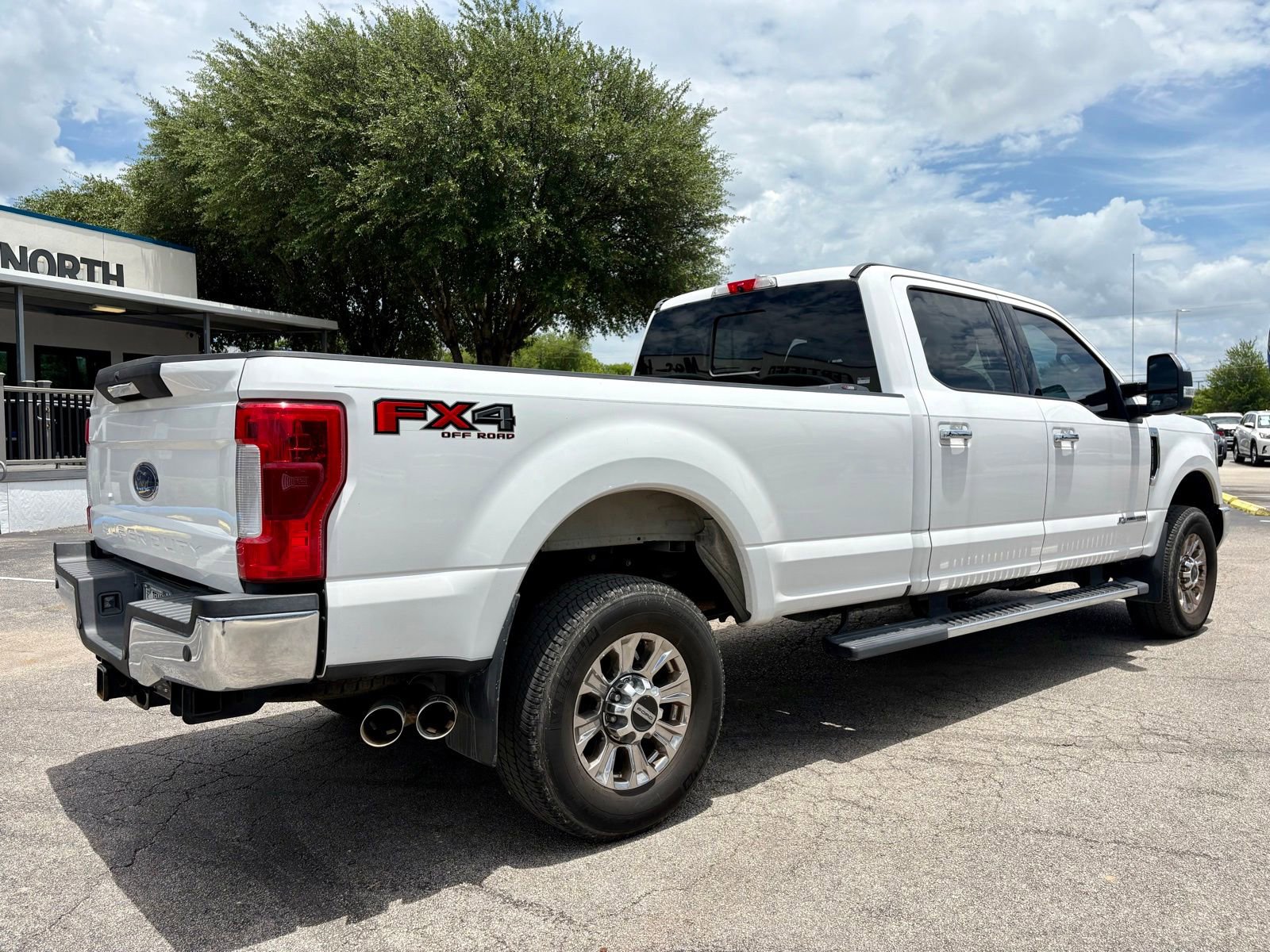 Used 2019 Ford F350 XLT w/ XLT Premium Package AWD/4WD image 3