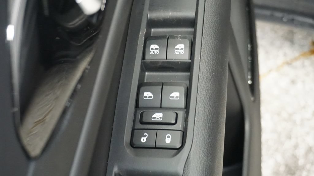 New 2026 Jeep Compass Latitude AWD/4WD image 32