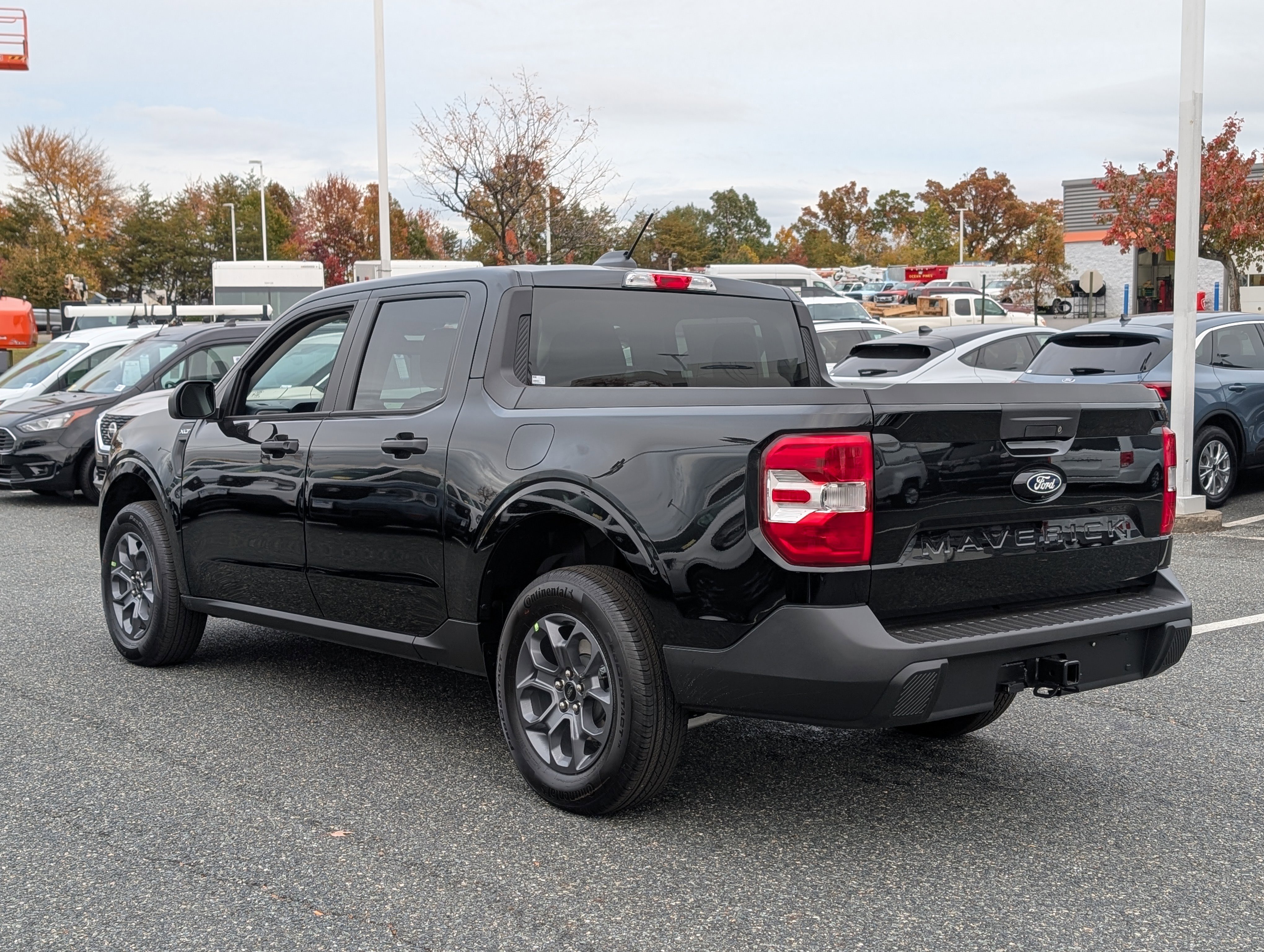 New 2025 Ford Maverick XLT w/ Equipment Group 301A image 3