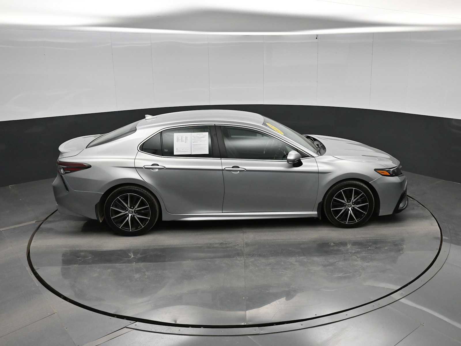 Used 2024 Toyota Camry SE FWD image 31