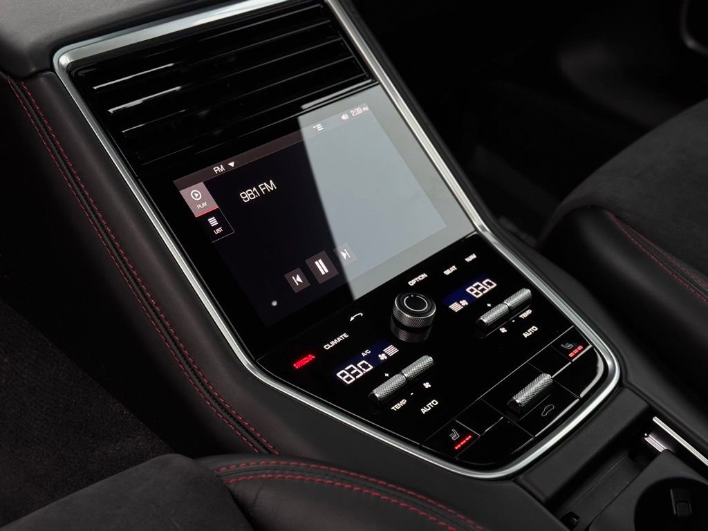 Used 2019 Porsche Panamera GTS image 39