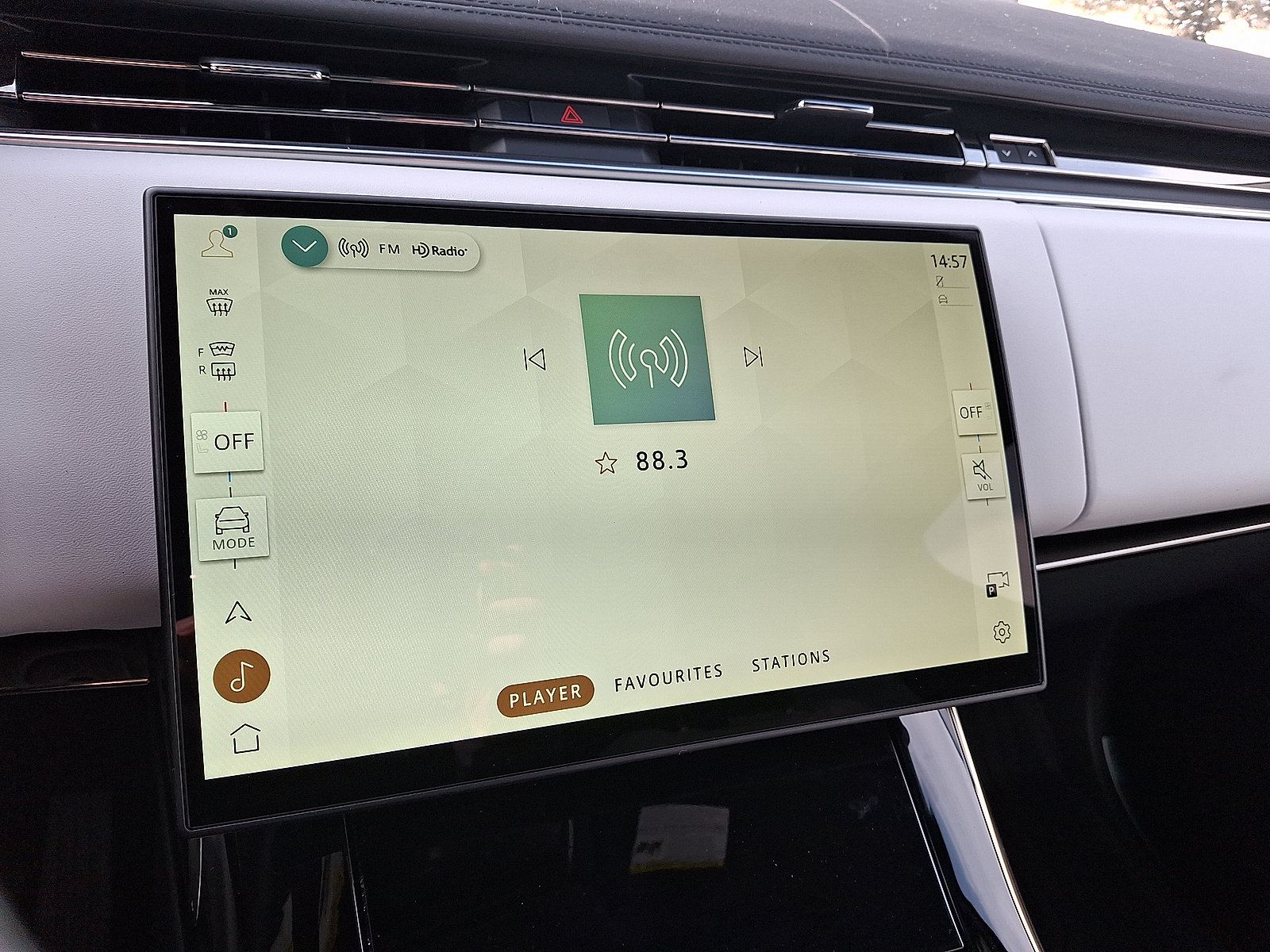 New 2026 Land Rover Range Rover Sport SE image 8