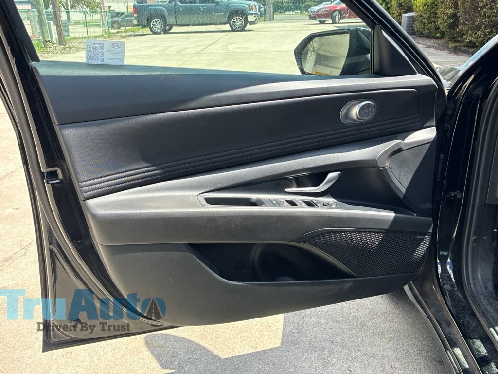 Used 2024 Hyundai Elantra Limited FWD image 20