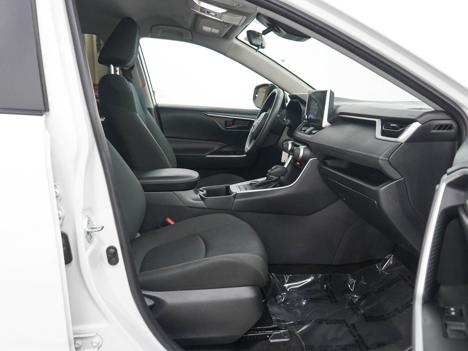 Used 2025 Toyota RAV4 LE AWD/4WD image 11