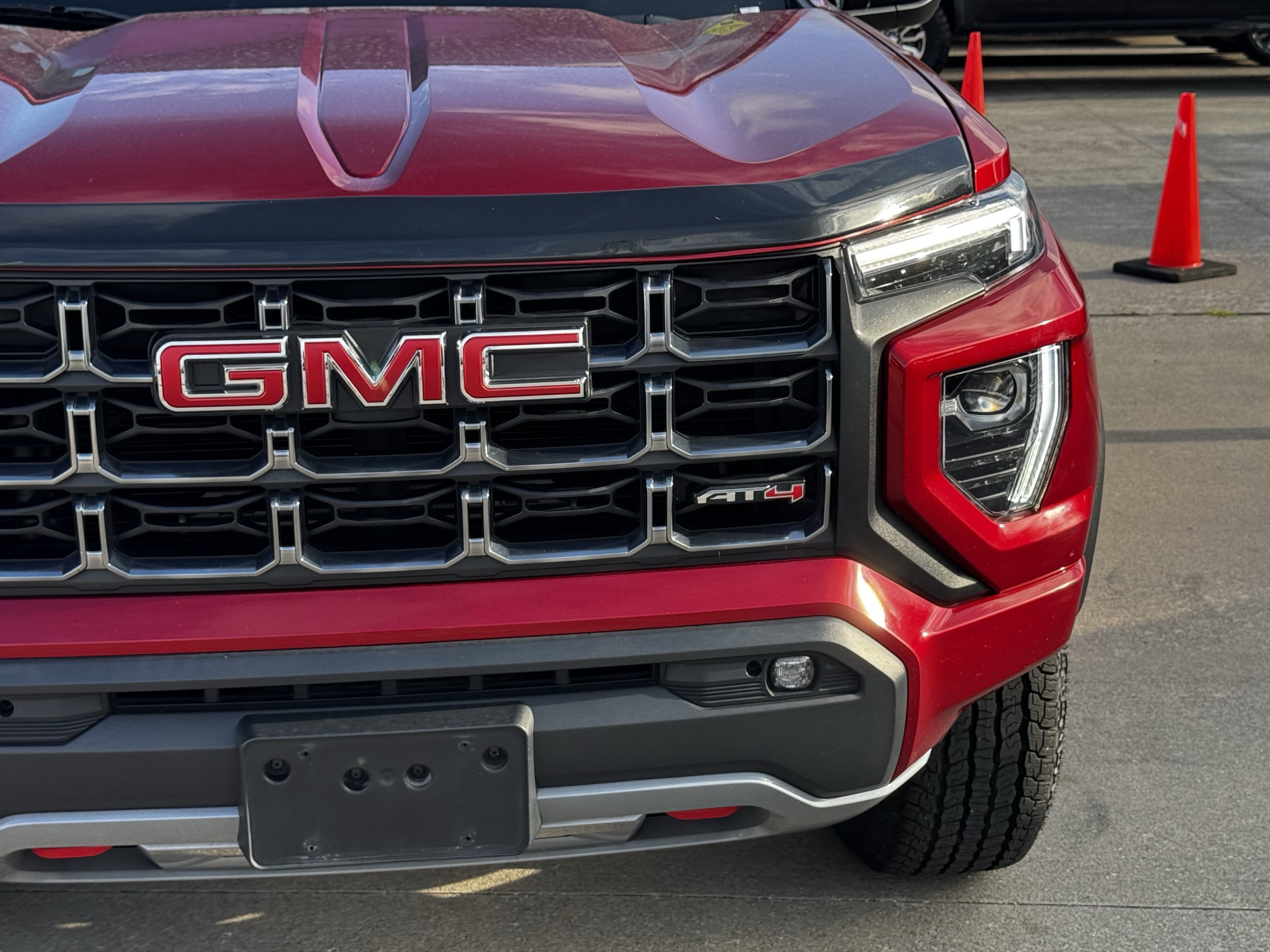 Used 2023 GMC Canyon AT4 w/ AT4 Premium Package AWD/4WD image 5