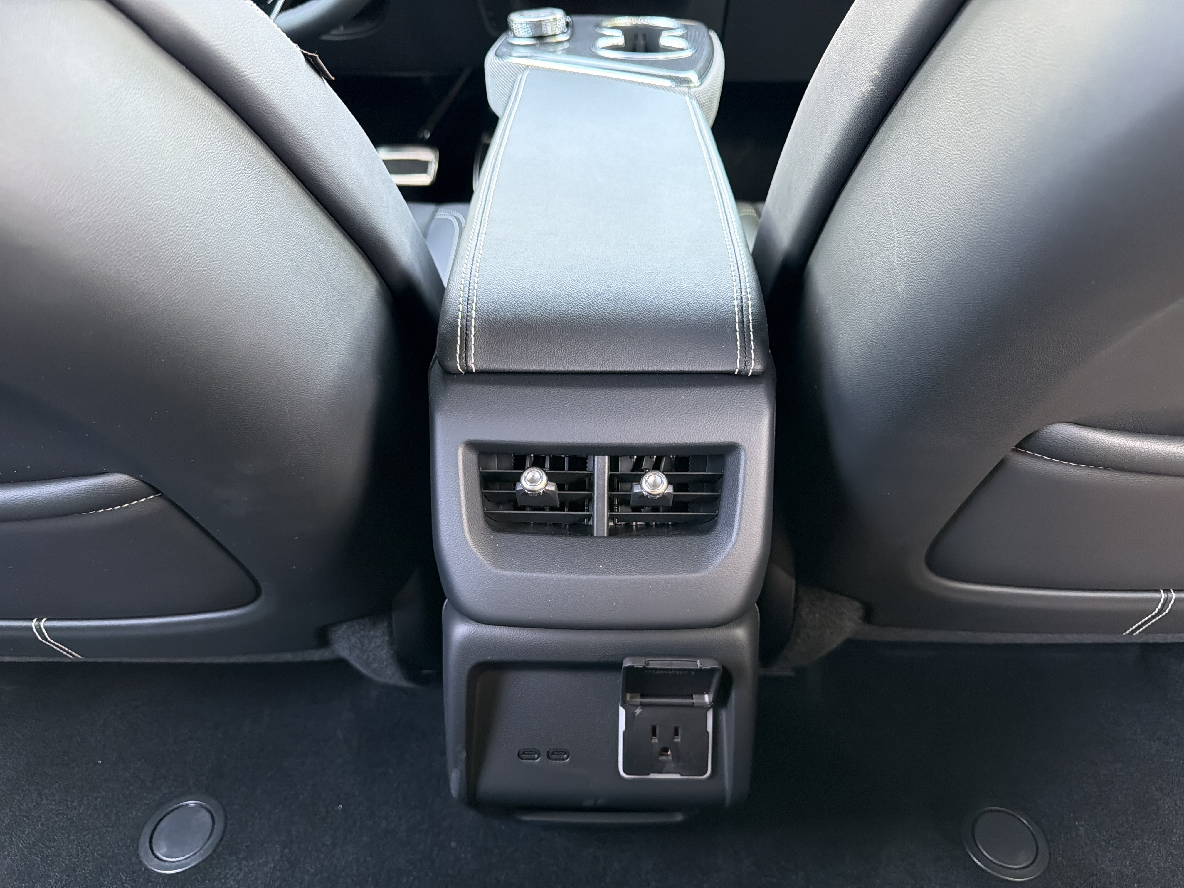 Used 2025 Cadillac Optiq Luxury 1 AWD/4WD image 33