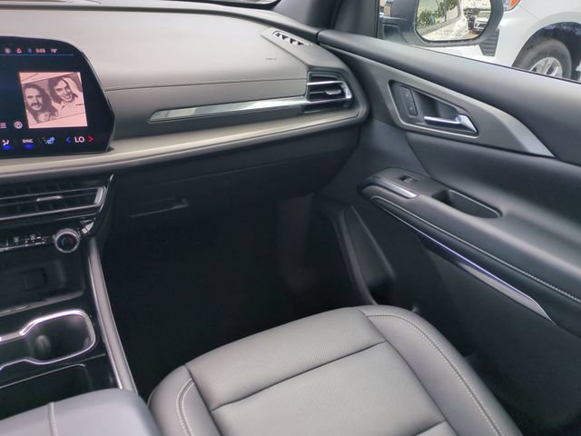 Used 2025 Chevrolet Traverse LT FWD image 20