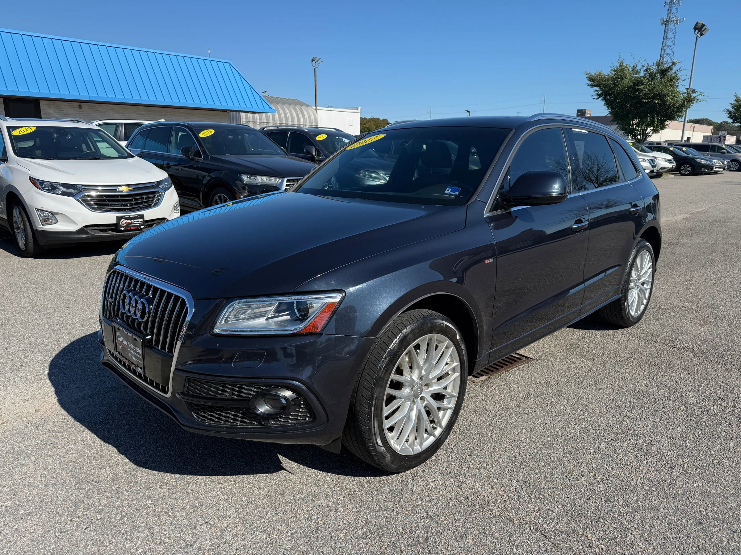 Used 2017 Audi Q5 2.0T Premium Plus w/ Technology Package AWD/4WD image 4