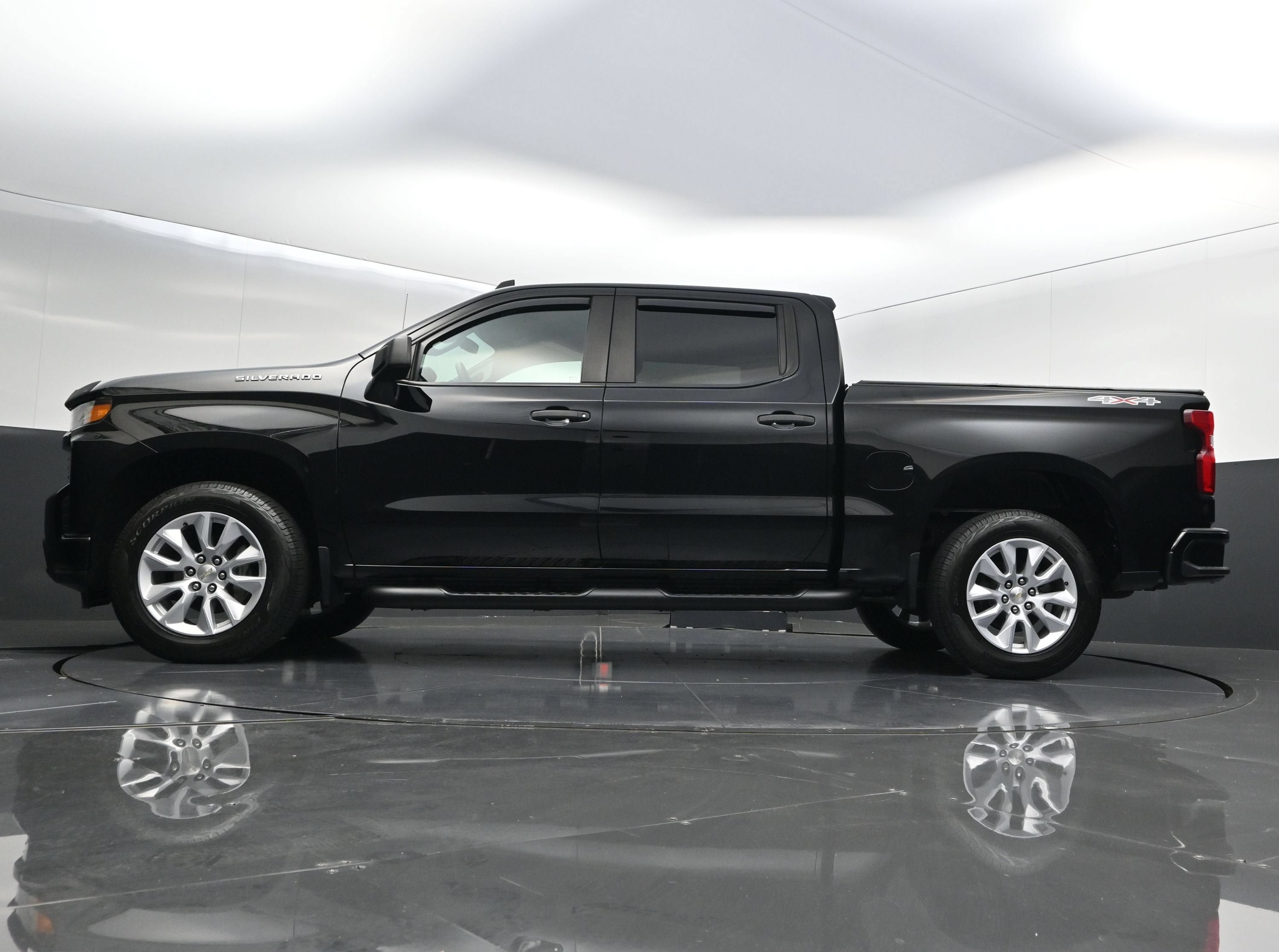 Used 2021 Chevrolet Silverado 1500 Custom AWD/4WD image 40
