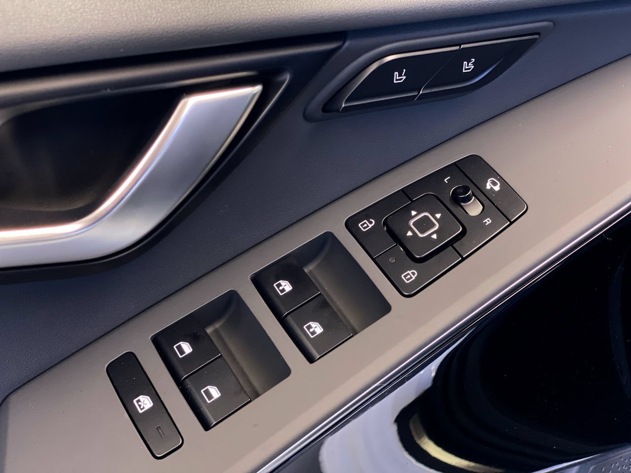 New 2026 Kia Niro FWD image 18