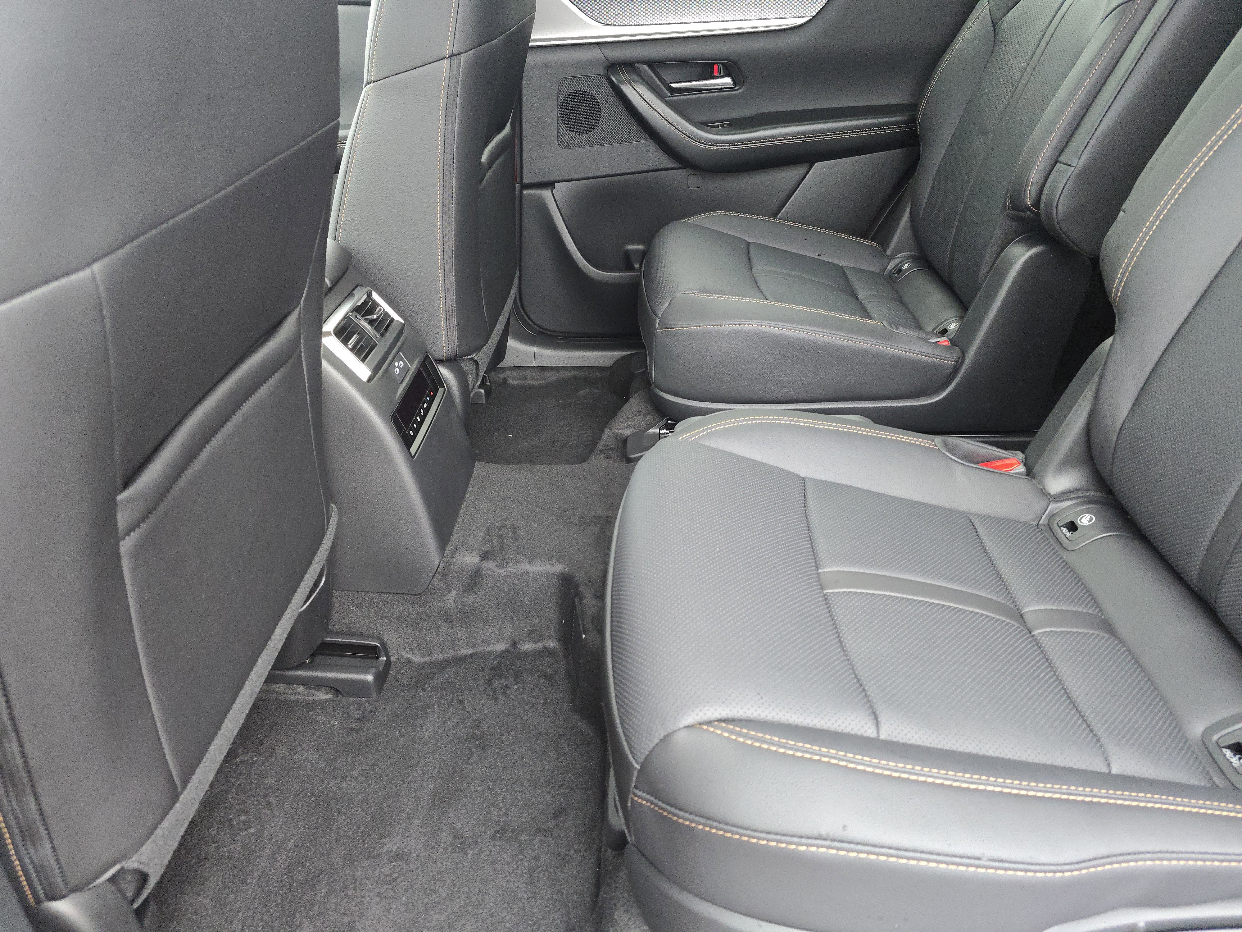 New 2025 MAZDA CX-90 Plug-In Hybrid w/ Preferred image 9