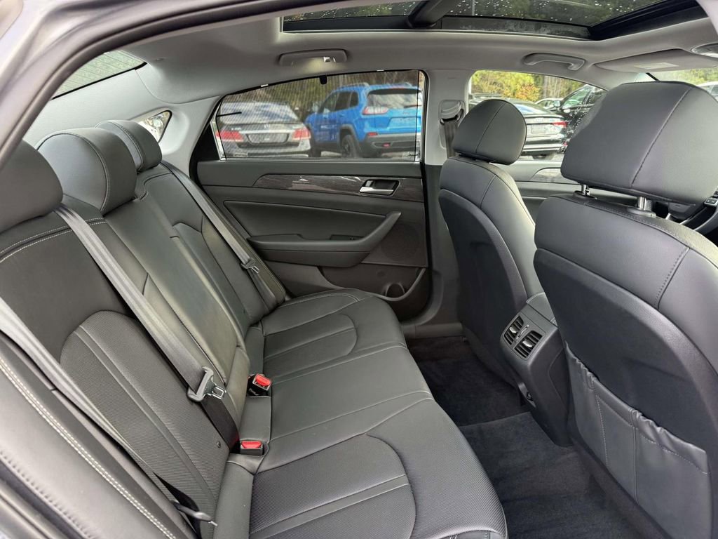 Used 2019 Hyundai Sonata Limited w/ Ultimate Package 04 image 16