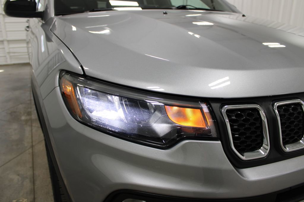 Used 2024 Jeep Compass Latitude image 13