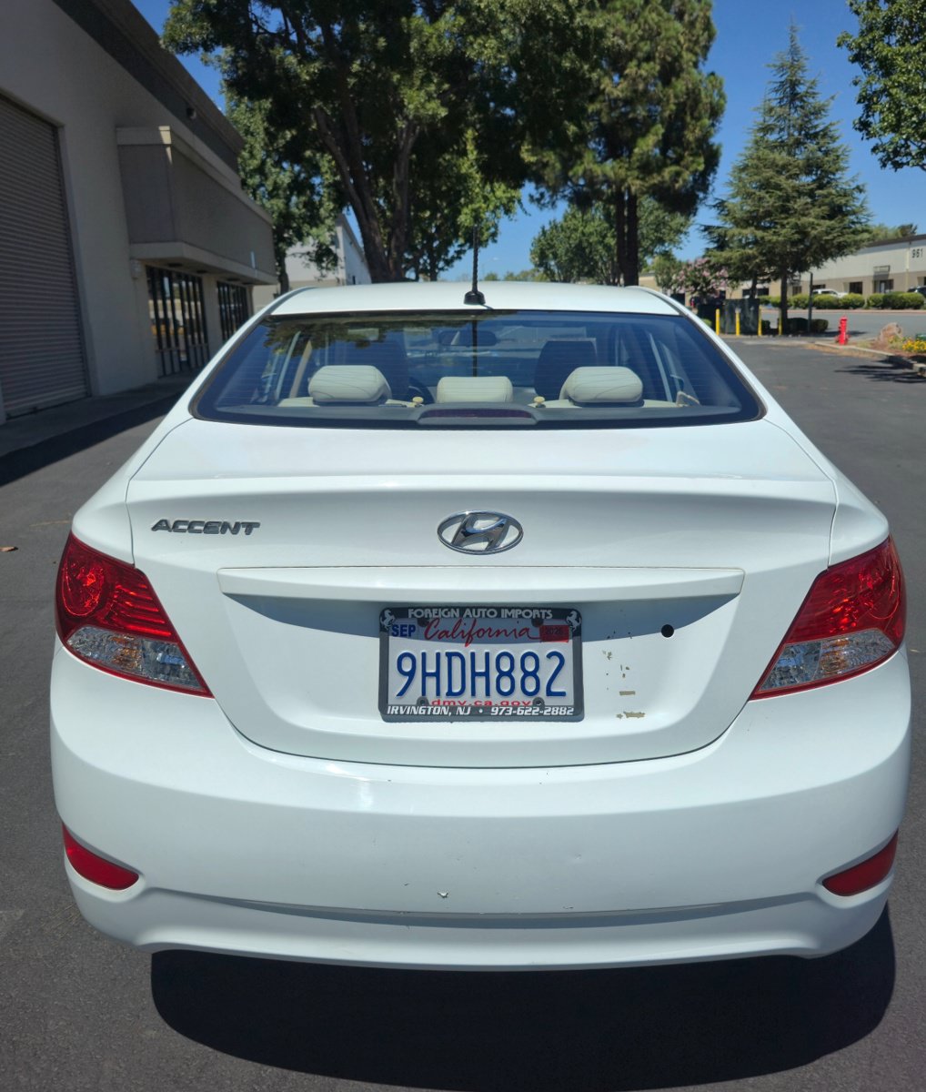 Used 2014 Hyundai Accent GLS FWD image 4