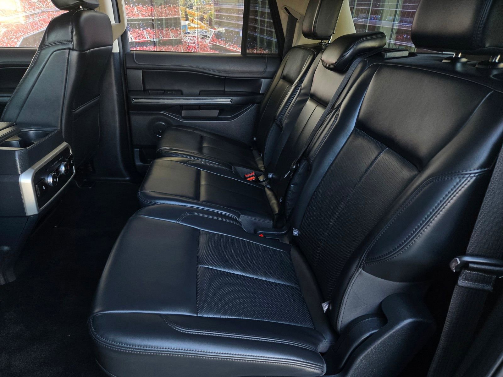 Used 2023 Ford Expedition Max XLT image 11