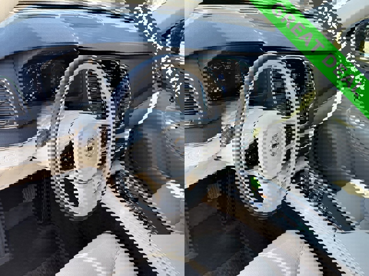 Used 2020 Volvo XC90 T8 Momentum w/ Protection Package Premier image 16