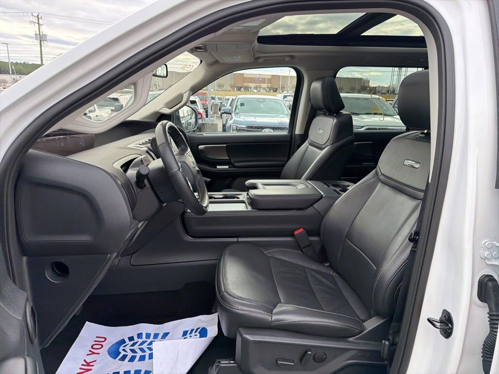 Used 2025 Ford Expedition Max Platinum image 9
