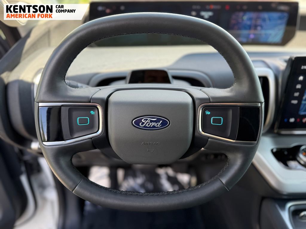 Used 2025 Ford Expedition Active AWD/4WD image 17