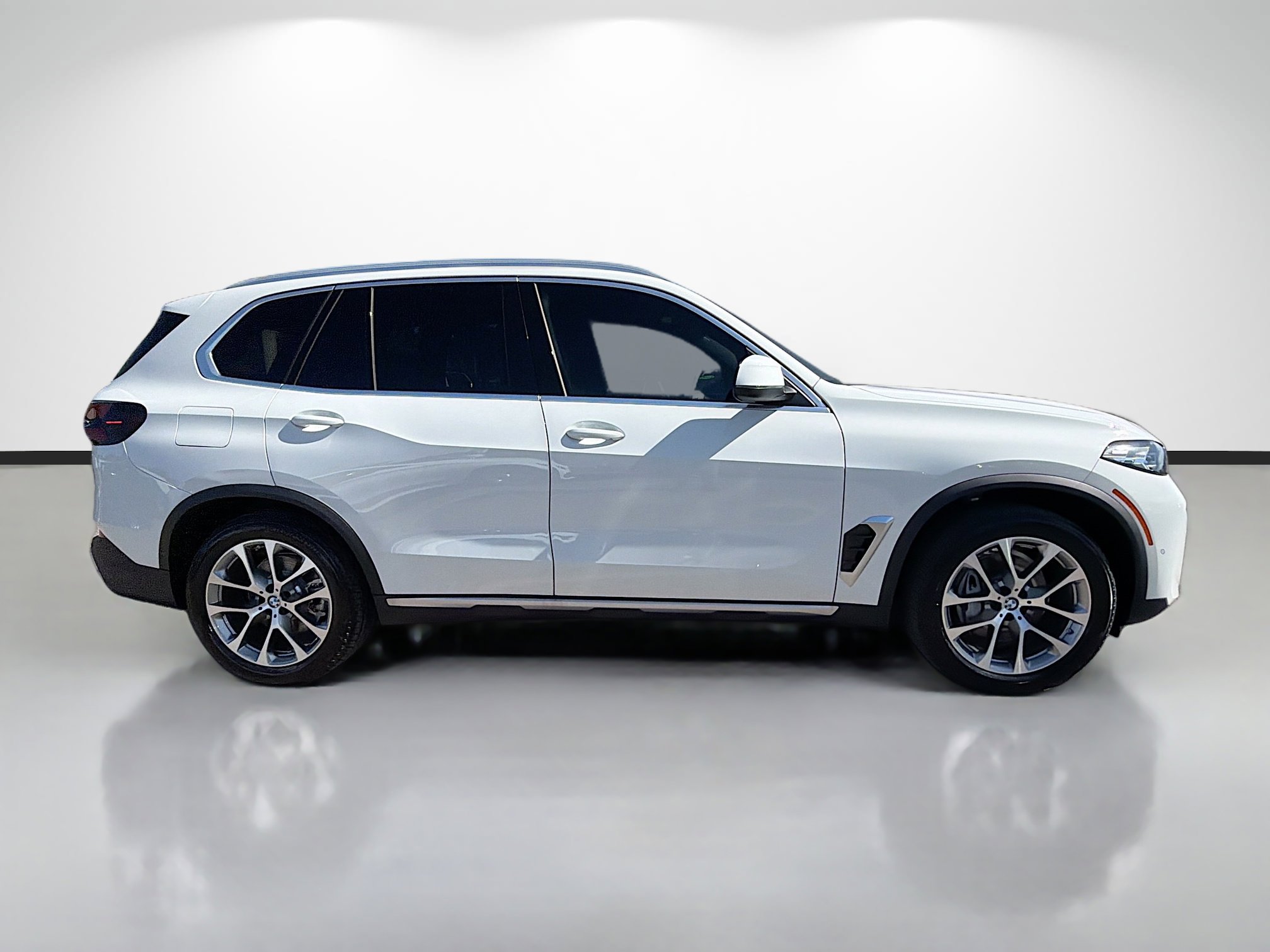 Used 2026 BMW X5 xDrive40i AWD/4WD image 2