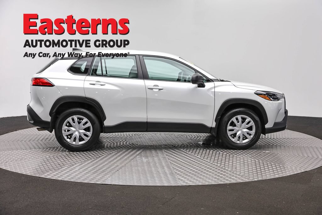 Used 2023 Toyota Corolla Cross L AWD/4WD image 4
