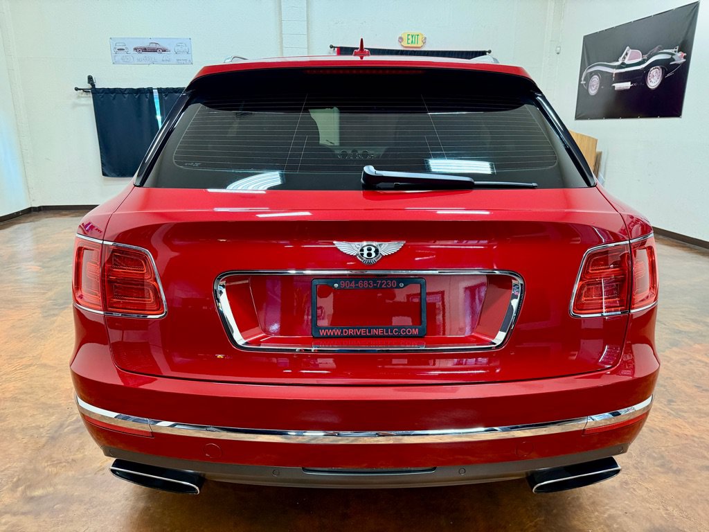 Used 2017 Bentley Bentayga AWD/4WD image 8