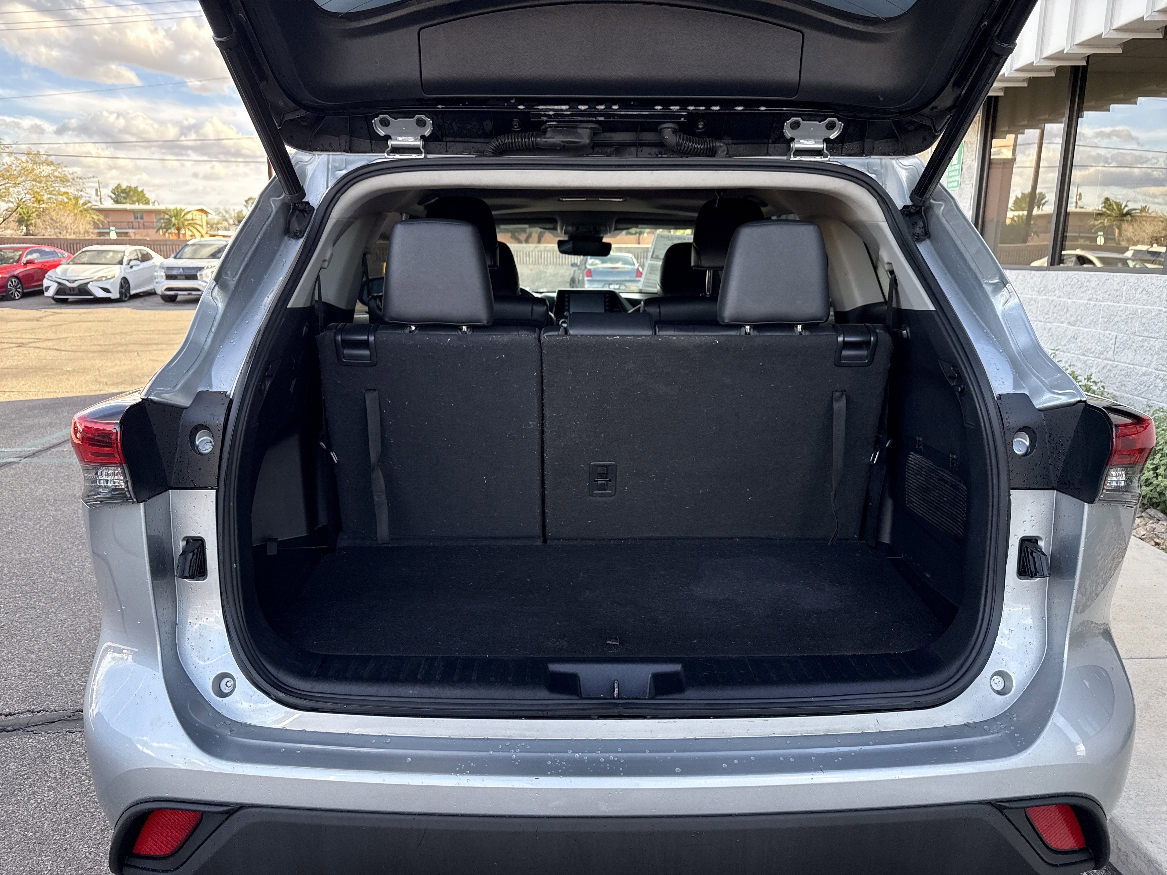 Used 2020 Toyota Highlander XLE image 7