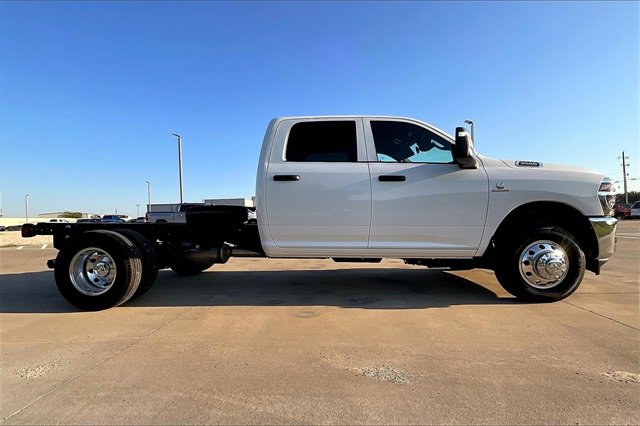 New 2026 RAM 3500 Tradesman w/ Chrome Appearance Group image 15