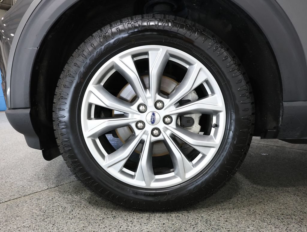 Used 2020 Ford Explorer XLT w/ Equipment Group 202A AWD/4WD image 5